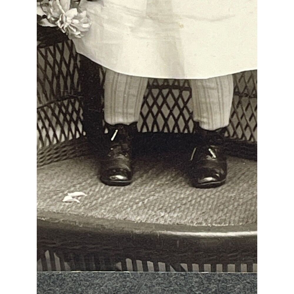 1800s FW Sander Victorian Toddler Standing Chair Flower Props Vintage Photograph - Picture 3 of 5